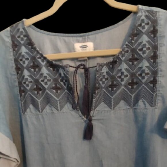 NWOT Old Navy embroidered chambray dress - Picture 4 of 5